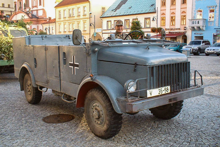 Borgward B2000