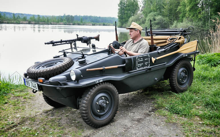 KDF 166 Schwimmwagen - šedý