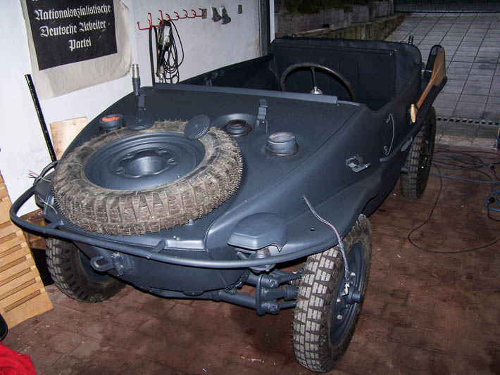 KDF 166 Schwimmwagen - šedý