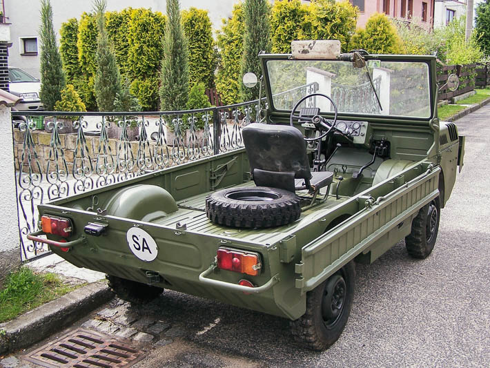 Luaz 967 - obojživelný automobil