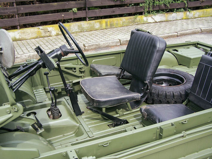 Luaz 967 - obojživelný automobil