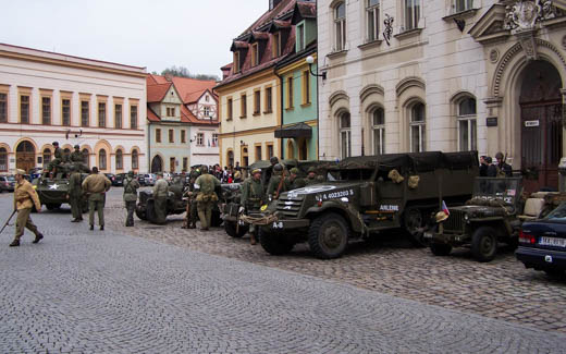 Rekonstrukce osvobození Lokte 2004