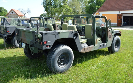 Vojenský veterán - Humvee