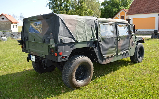 Vojenský veterán - Humvee